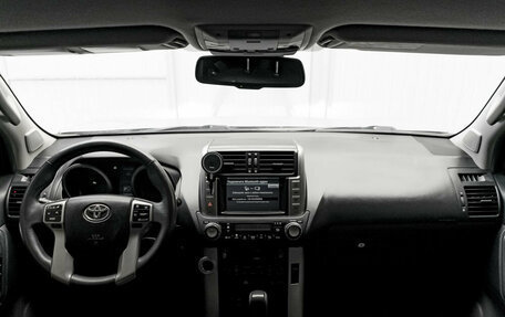 Toyota Land Cruiser Prado 150 рестайлинг 2, 2013 год, 2 600 000 рублей, 11 фотография