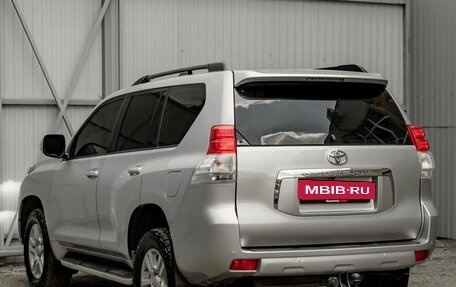 Toyota Land Cruiser Prado 150 рестайлинг 2, 2013 год, 2 600 000 рублей, 5 фотография