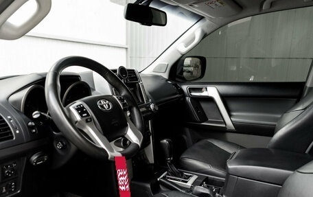 Toyota Land Cruiser Prado 150 рестайлинг 2, 2013 год, 2 600 000 рублей, 10 фотография