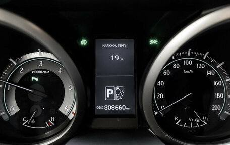 Toyota Land Cruiser Prado 150 рестайлинг 2, 2013 год, 2 600 000 рублей, 16 фотография