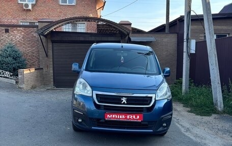 Peugeot Partner II рестайлинг 2, 2017 год, 795 000 рублей, 1 фотография