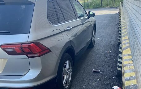 Volkswagen Tiguan II, 2019 год, 2 170 000 рублей, 3 фотография