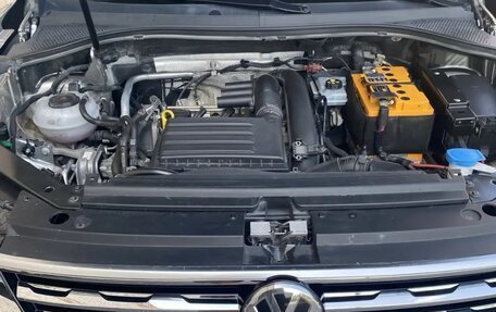Volkswagen Tiguan II, 2019 год, 2 170 000 рублей, 10 фотография