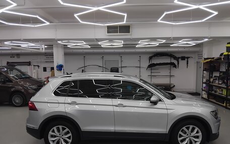 Volkswagen Tiguan II, 2020 год, 2 145 000 рублей, 17 фотография