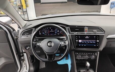 Volkswagen Tiguan II, 2020 год, 2 145 000 рублей, 21 фотография