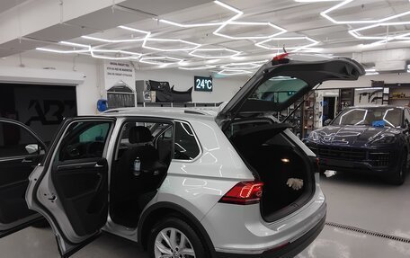 Volkswagen Tiguan II, 2020 год, 2 145 000 рублей, 35 фотография