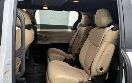 Toyota Sienna, 2023 год, 6 400 757 рублей, 11 фотография