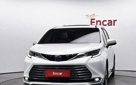 Toyota Sienna, 2023 год, 6 400 757 рублей, 3 фотография