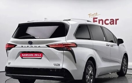 Toyota Sienna, 2023 год, 6 400 757 рублей, 2 фотография