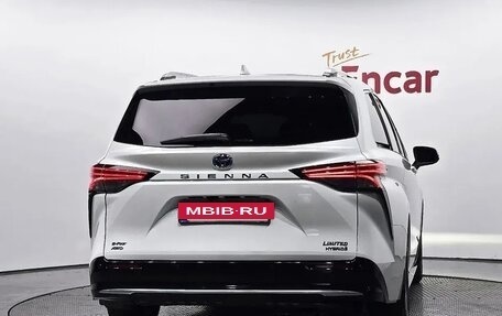 Toyota Sienna, 2023 год, 6 400 757 рублей, 4 фотография