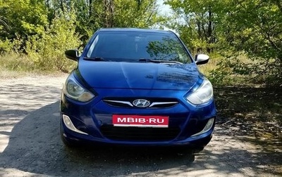 Hyundai Solaris II рестайлинг, 2013 год, 680 000 рублей, 1 фотография