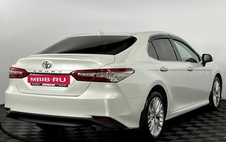 Toyota Camry, 2018 год, 2 800 000 рублей, 6 фотография