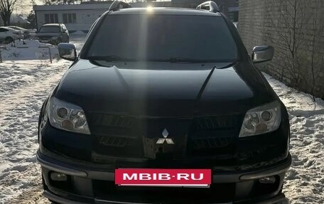 Mitsubishi Outlander III рестайлинг 3, 2004 год, 1 200 000 рублей, 4 фотография