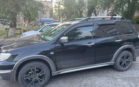 Mitsubishi Outlander III рестайлинг 3, 2004 год, 1 200 000 рублей, 15 фотография