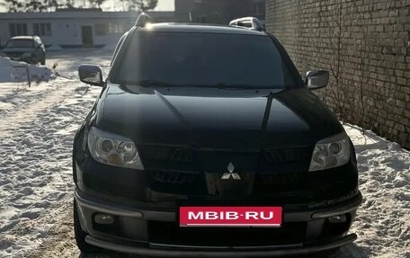 Mitsubishi Outlander III рестайлинг 3, 2004 год, 1 200 000 рублей, 12 фотография