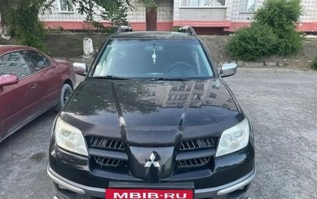 Mitsubishi Outlander III рестайлинг 3, 2004 год, 1 200 000 рублей, 14 фотография