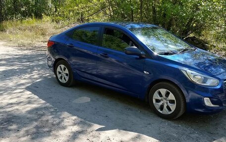Hyundai Solaris II рестайлинг, 2013 год, 680 000 рублей, 4 фотография