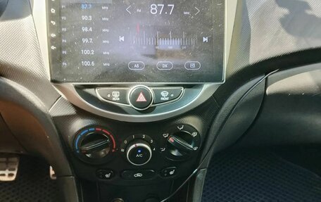 Hyundai Solaris II рестайлинг, 2013 год, 680 000 рублей, 6 фотография