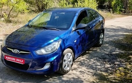 Hyundai Solaris II рестайлинг, 2013 год, 680 000 рублей, 2 фотография