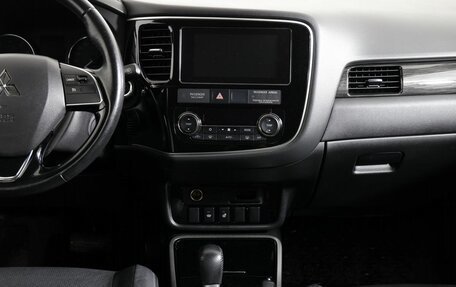 Mitsubishi Outlander III рестайлинг 3, 2018 год, 1 849 000 рублей, 15 фотография