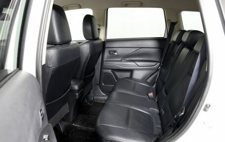 Mitsubishi Outlander III рестайлинг 3, 2018 год, 1 849 000 рублей, 12 фотография
