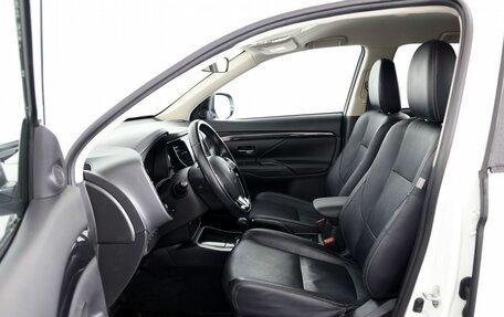 Mitsubishi Outlander III рестайлинг 3, 2018 год, 1 849 000 рублей, 10 фотография