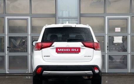 Mitsubishi Outlander III рестайлинг 3, 2018 год, 1 849 000 рублей, 5 фотография