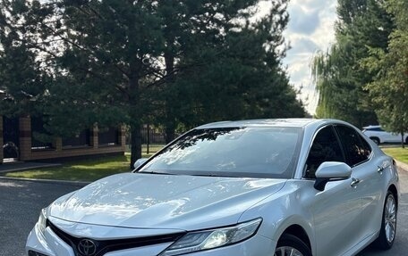 Toyota Camry, 2021 год, 3 070 000 рублей, 5 фотография