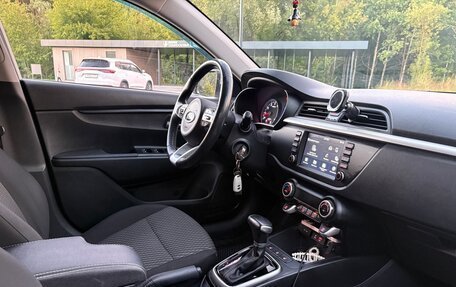 KIA Rio IV, 2018 год, 1 550 000 рублей, 10 фотография