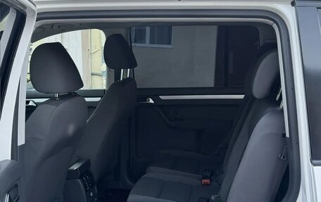 Volkswagen Touran III, 2011 год, 1 200 000 рублей, 10 фотография