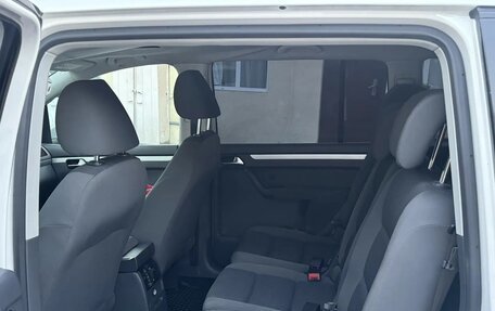 Volkswagen Touran III, 2011 год, 1 200 000 рублей, 8 фотография
