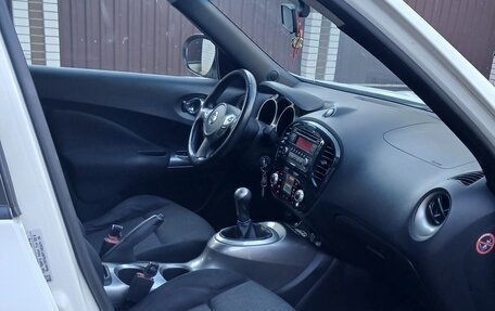 Nissan Juke II, 2011 год, 900 000 рублей, 8 фотография