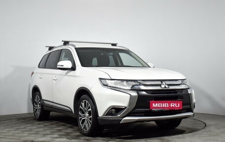 Mitsubishi Outlander III рестайлинг 3, 2016 год, 1 425 000 рублей, 3 фотография