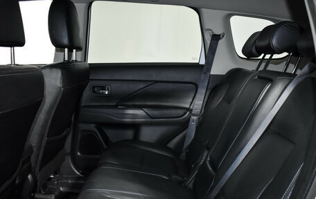 Mitsubishi Outlander III рестайлинг 3, 2016 год, 1 425 000 рублей, 12 фотография