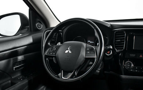 Mitsubishi Outlander III рестайлинг 3, 2016 год, 1 425 000 рублей, 15 фотография