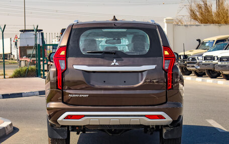 Mitsubishi Pajero Sport III рестайлинг, 2023 год, 4 150 000 рублей, 3 фотография
