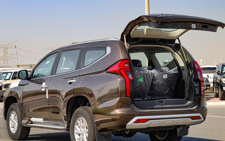 Mitsubishi Pajero Sport III рестайлинг, 2023 год, 4 150 000 рублей, 7 фотография