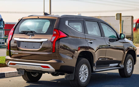 Mitsubishi Pajero Sport III рестайлинг, 2023 год, 4 150 000 рублей, 4 фотография