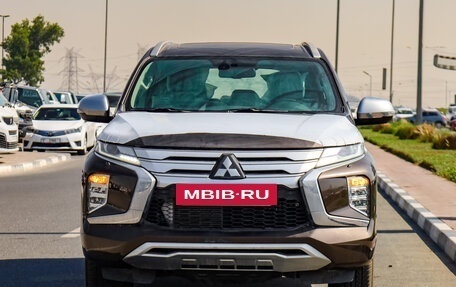 Mitsubishi Pajero Sport III рестайлинг, 2023 год, 4 150 000 рублей, 2 фотография