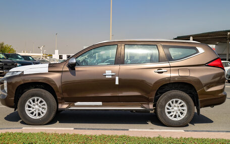 Mitsubishi Pajero Sport III рестайлинг, 2023 год, 4 150 000 рублей, 9 фотография
