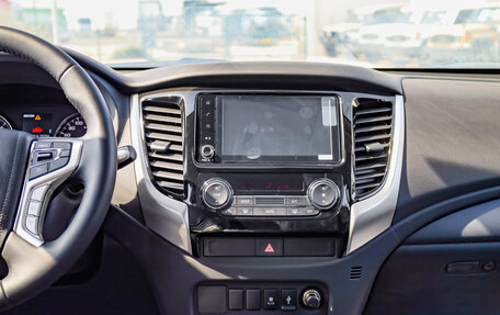 Mitsubishi Pajero Sport III рестайлинг, 2023 год, 4 150 000 рублей, 14 фотография