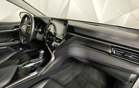 Toyota Camry, 2021 год, 3 085 000 рублей, 13 фотография