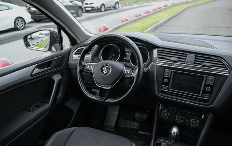 Volkswagen Tiguan II, 2018 год, 2 499 000 рублей, 10 фотография