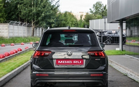 Volkswagen Tiguan II, 2018 год, 2 499 000 рублей, 7 фотография