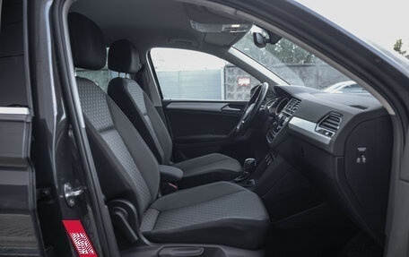 Volkswagen Tiguan II, 2018 год, 2 499 000 рублей, 21 фотография