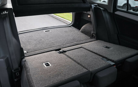 Volkswagen Tiguan II, 2018 год, 2 499 000 рублей, 25 фотография