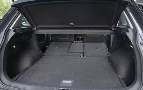 Volkswagen Tiguan II, 2018 год, 2 499 000 рублей, 28 фотография