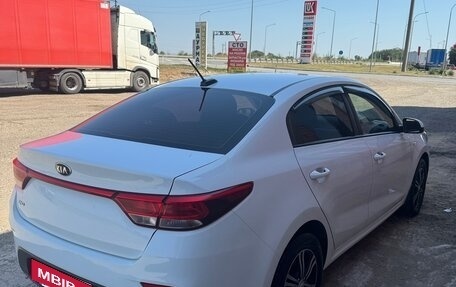 KIA Rio IV, 2019 год, 1 370 000 рублей, 6 фотография