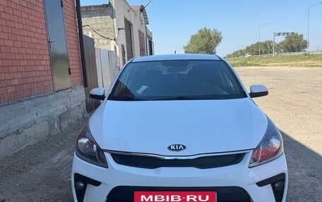 KIA Rio IV, 2019 год, 1 370 000 рублей, 3 фотография