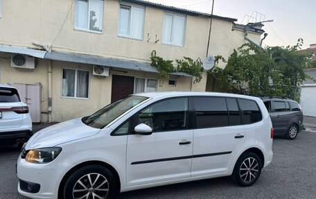 Volkswagen Touran III, 2011 год, 1 200 000 рублей, 6 фотография